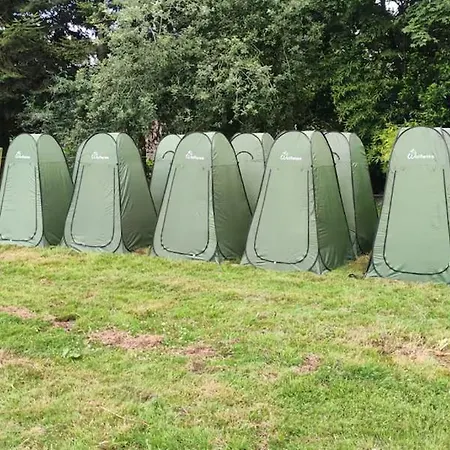 Vieilles Charrues Petit-dejeuner Navette Et Priscine Inclus Dans Le Prix Proche Carhaix Motreff