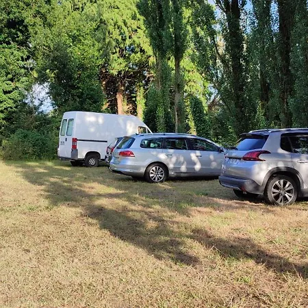 Vieilles Charrues Petit-dejeuner Navette Et Priscine Inclus Dans Le Prix Proche Carhaix Кемпинг Motreff